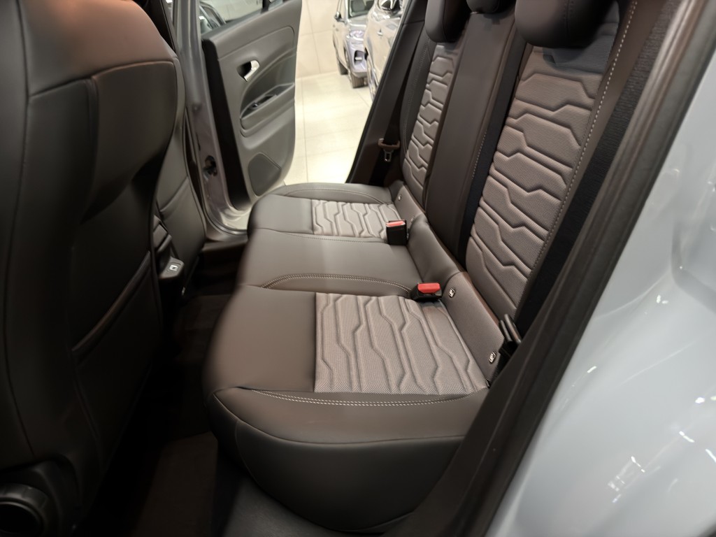 JEEP AVENGER KM0 1.2 MHEV 145 CV 4xe UPLAND UFFICIALE